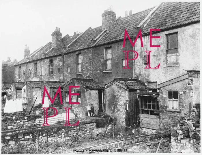 : SLUM HOUSING / BYRON ST : SLUM HOUSING / BYRON ST