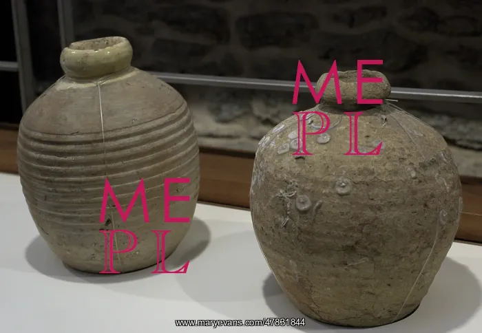  : Small amphoras. 16th-18th centuries