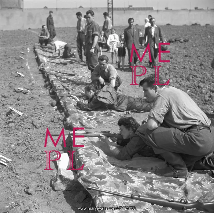 : Small bore rifle - shooting range - target shooting : Small bore rifle - shooting range - target shooting