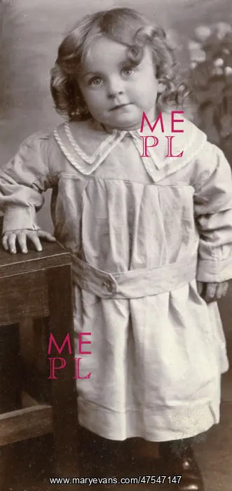 : Small Edwardian child : Small Edwardian child
