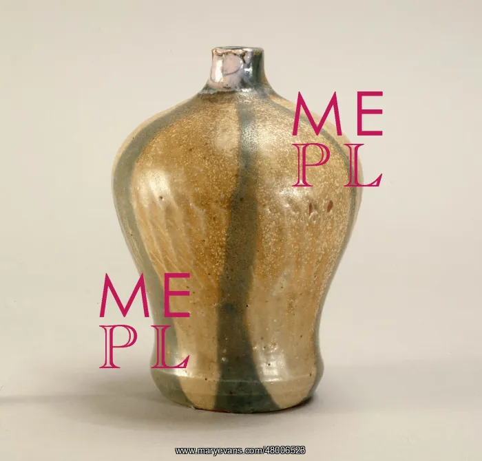 : Small pot with a depression : Small pot with a depression