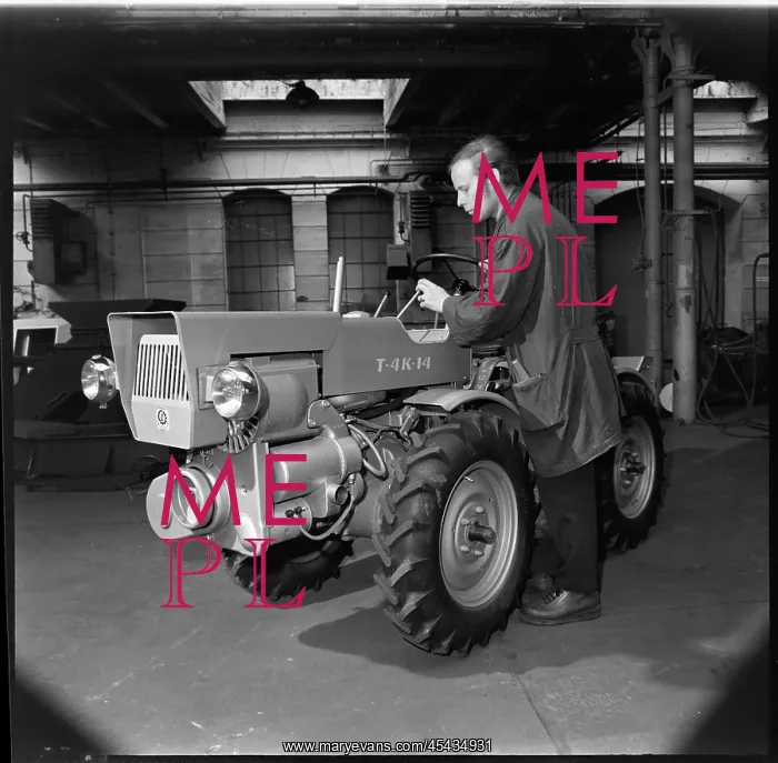 : Small tractor T - 4K - 14, production hall, assembler : Small tractor T - 4K - 14, production hall, assembler
