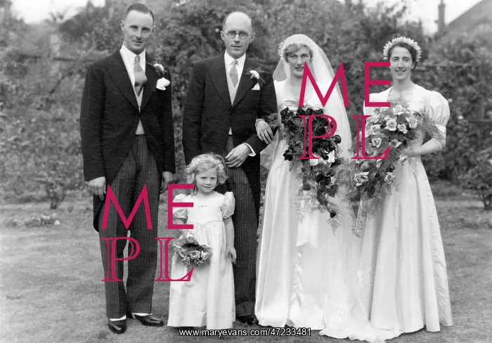  : SMALL WEDDING GROUP