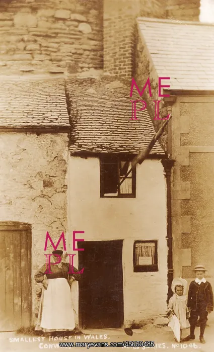 : The smallest house in Great Britain : The smallest house in Great Britain