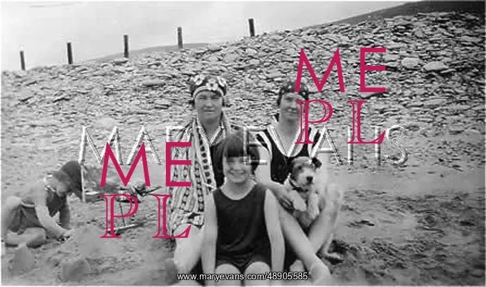 : SMILE ON THE BEACH : SMILE ON THE BEACH