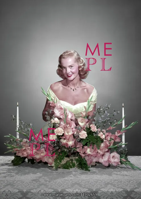 : Smiling Blond Woman Looking at Camera : Smiling Blond Woman Looking at Camera