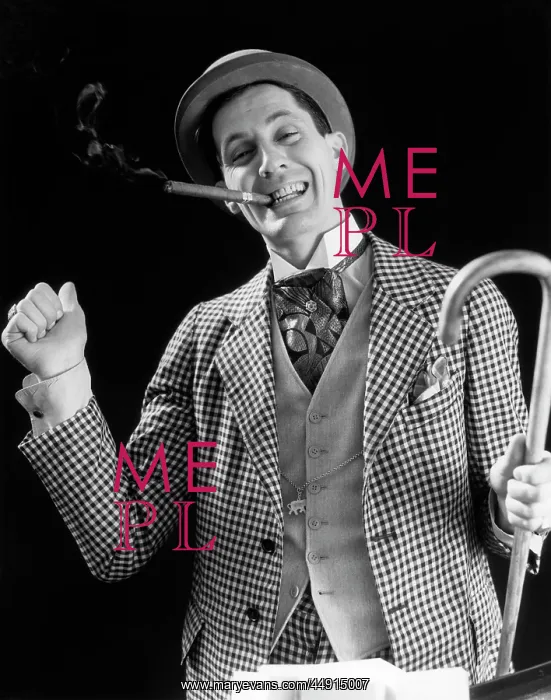 : Smiling Man Carnival Barker Con Man in Checkered Suit with : Smiling Man Carnival Barker Con Man in Checkered Suit with