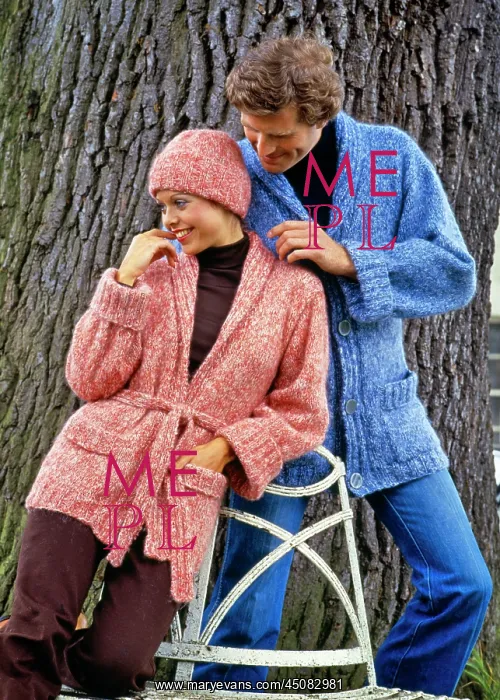 : Smiling Touching Romantic Couple Leaning Against : Smiling Touching Romantic Couple Leaning Against
