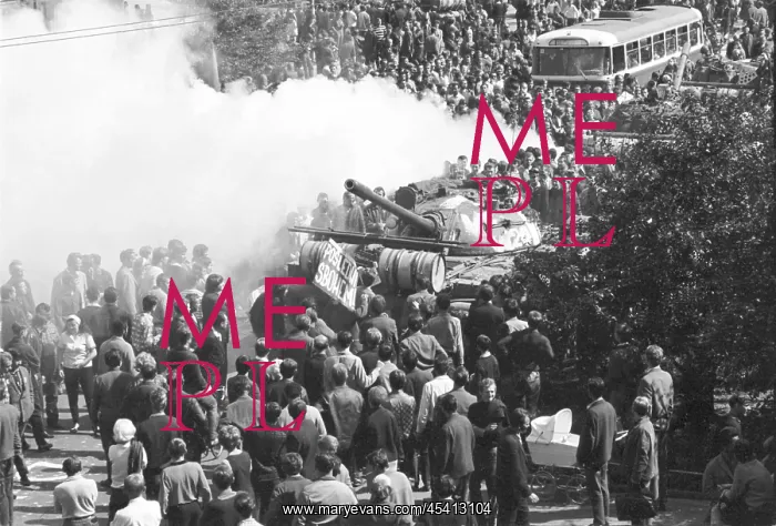 : Smoke - tank - protest - Ostrava : Smoke - tank - protest - Ostrava