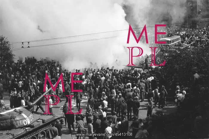 : Smoke - tank - protest - Ostrava : Smoke - tank - protest - Ostrava