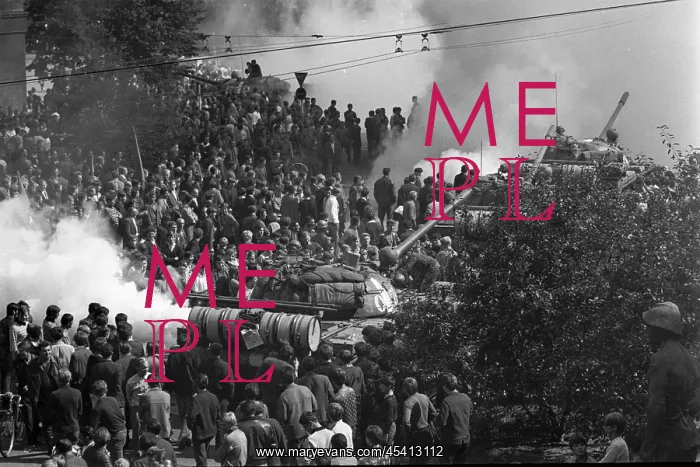 : Smoke - tank - protest - Ostrava : Smoke - tank - protest - Ostrava