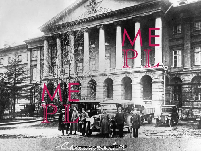 : Smolny Institute, 1917 : Smolny Institute, 1917