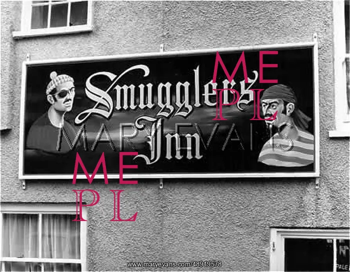 : SMUGGLERS INN SIGN : SMUGGLERS INN SIGN