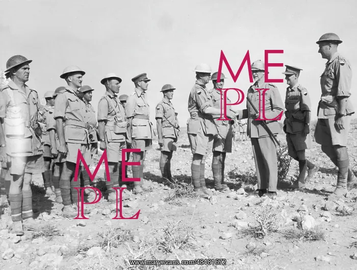 : SMUTS INPECTS SCOTS : SMUTS INPECTS SCOTS