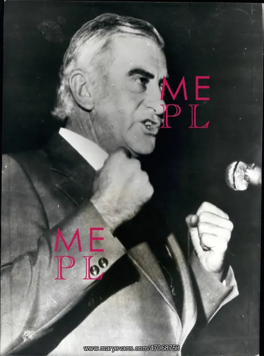 : Bill Snedden, opposition leader, in election campaign : Bill Snedden, opposition leader, in election campaign