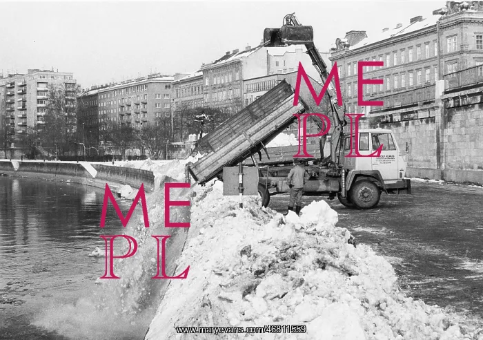 : Snow is dumped into Danube Canal 1983 : Snow is dumped into Danube Canal 1983