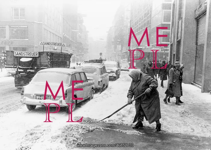 : Snow removal and sand spreading in Vienna 1959 : Snow removal and sand spreading in Vienna 1959