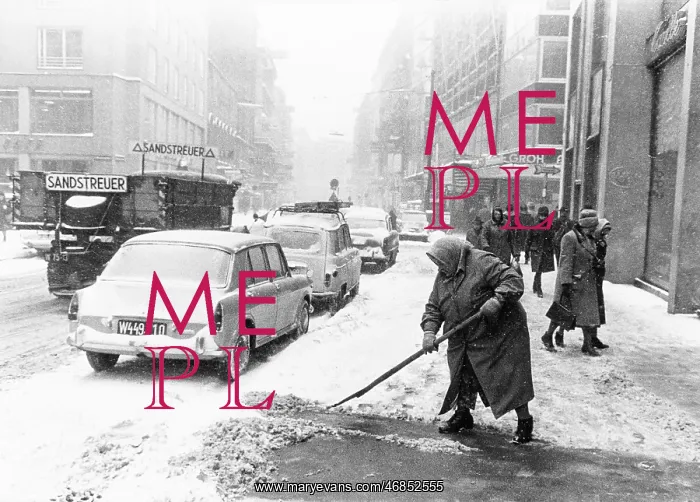 : Snow removal on sidewalks in Vienna 1965 : Snow removal on sidewalks in Vienna 1965