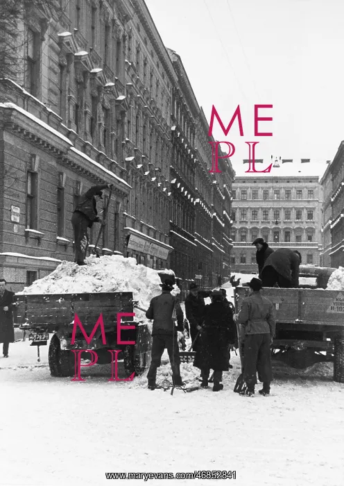 : Snow removal with trucks in Vienna 1947 : Snow removal with trucks in Vienna 1947