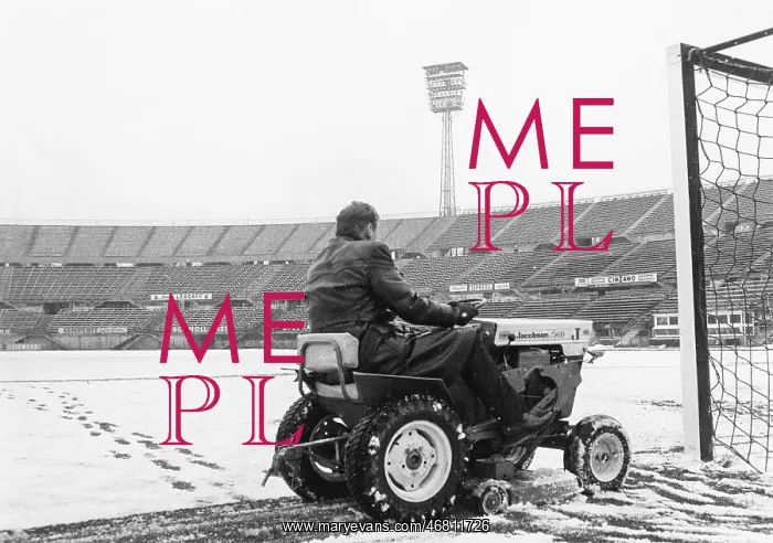 : Snow removal in Vienna's Prater Stadium : Snow removal in Vienna's Prater Stadium