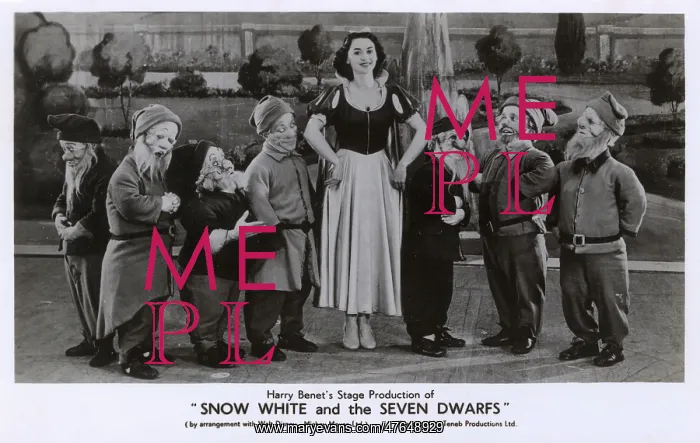 : Snow White and the Seven Dwarfs stage production : Snow White and the Seven Dwarfs stage production