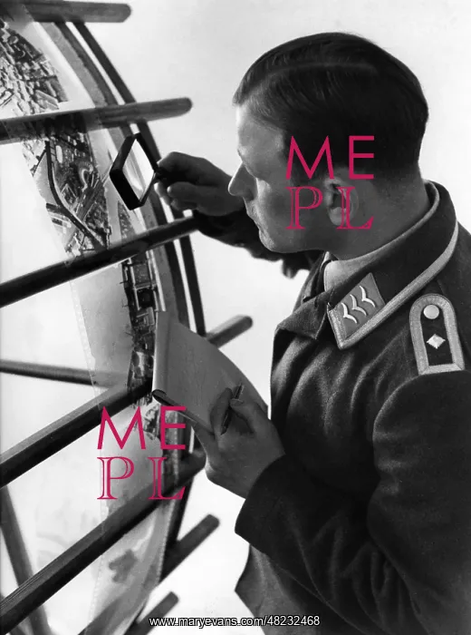 : A so-called Bildfeldwebel (Picture Sergeant) when : A so-called Bildfeldwebel (Picture Sergeant) when