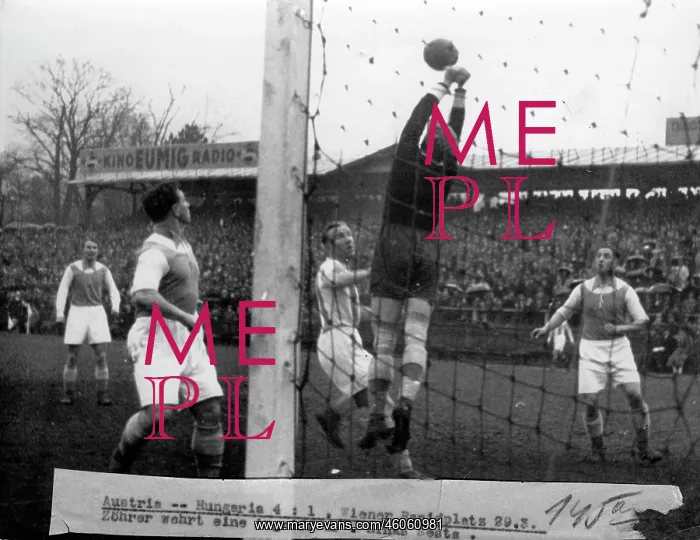: Soccer game : Soccer game