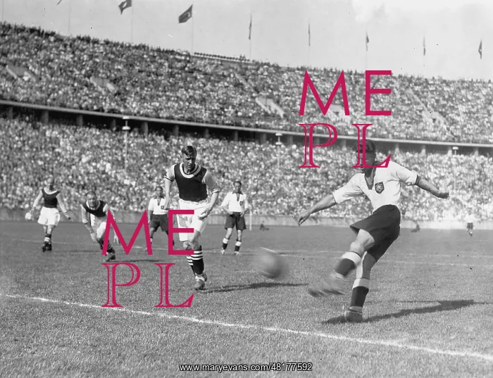 : Soccer match between Germany and England, 1938 : Soccer match between Germany and England, 1938