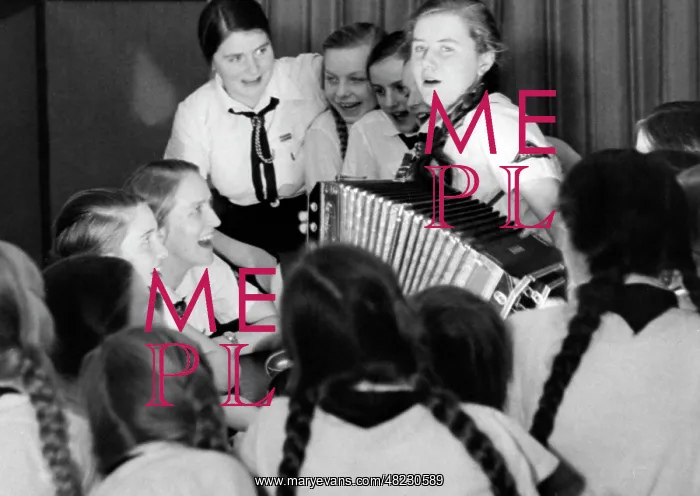 : Social evening of BDM Jungmaedel, 1937 : Social evening of BDM Jungmaedel, 1937