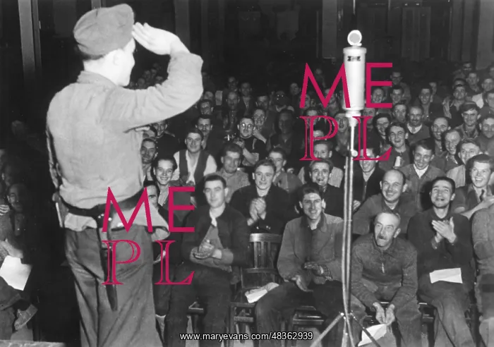 : Social evening for workers at the Westwall, 1939 : Social evening for workers at the Westwall, 1939