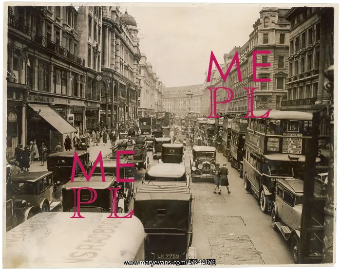 : SOCIAL / REGENT ST 1930 : SOCIAL / REGENT ST 1930