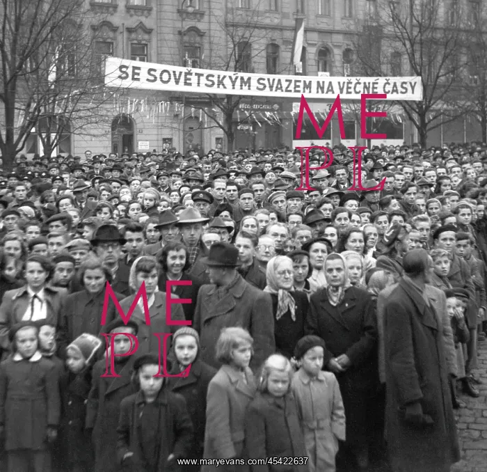 : Socialist slogan : Socialist slogan