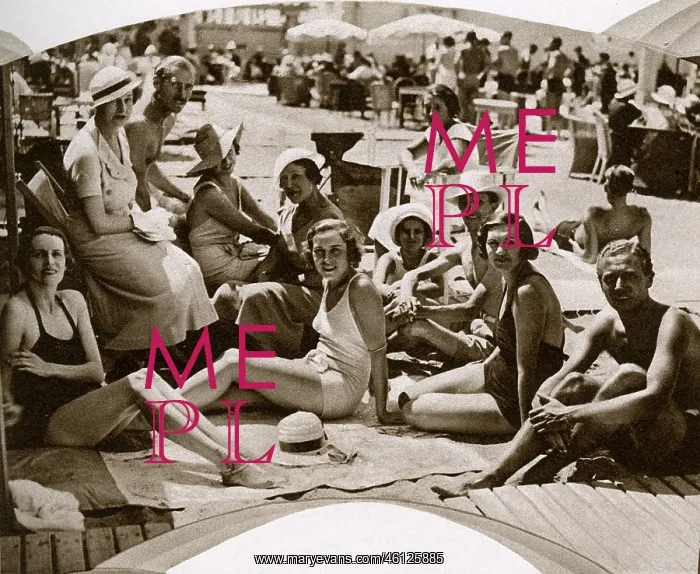 : Society on the beach at Biarritz : Society on the beach at Biarritz