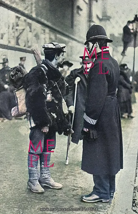 : A soldier asks for directions, London, WW1 : A soldier asks for directions, London, WW1