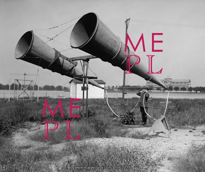 : Soldier listening through Bolling Field's amplifier : Soldier listening through Bolling Field's amplifier