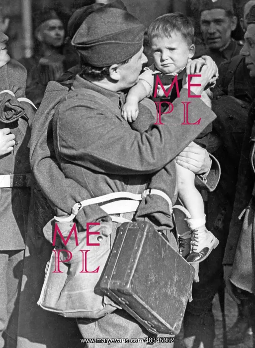: Soldier with his son in Prague, 1938 : Soldier with his son in Prague, 1938
