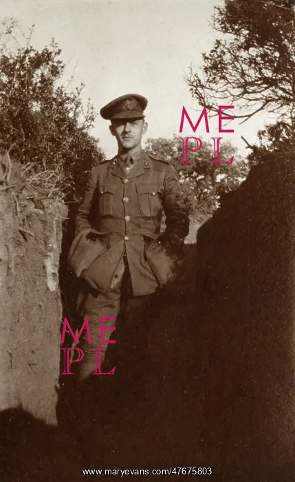 : Soldier in a trench, Western Front, WW1 : Soldier in a trench, Western Front, WW1