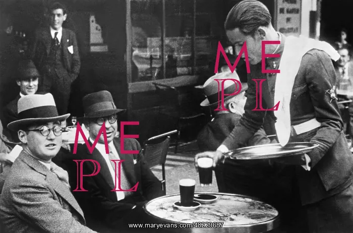: Soldier as waiter in Barcelona, 1935 : Soldier as waiter in Barcelona, 1935
