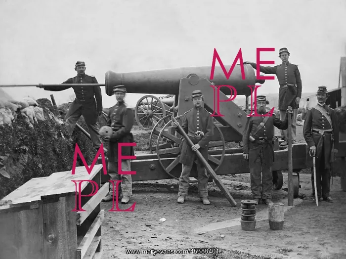 : Soldiers of 4th New York Heavy Artillery loading : Soldiers of 4th New York Heavy Artillery loading