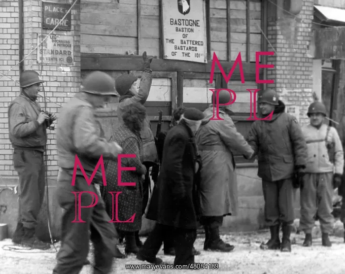 : US soldiers in Bastogne : US soldiers in Bastogne
