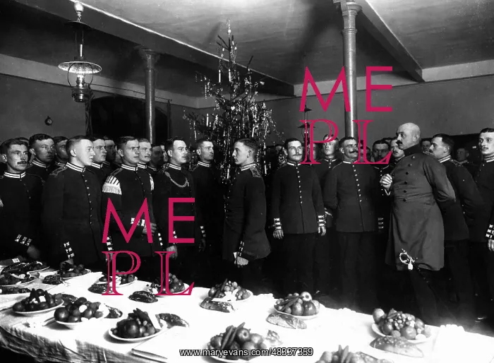: Soldiers of a Berlin Regiment during the Christmas : Soldiers of a Berlin Regiment during the Christmas