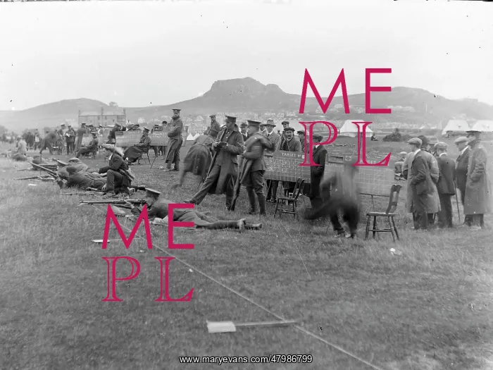 : Soldiers doing target practice on a shooting range : Soldiers doing target practice on a shooting range