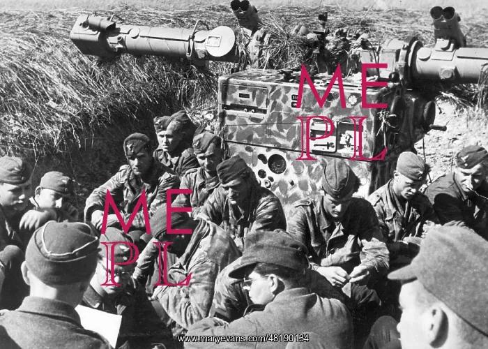 : Soldiers of a German Flak unit at the Eastern Front, 1944 : Soldiers of a German Flak unit at the Eastern Front, 1944