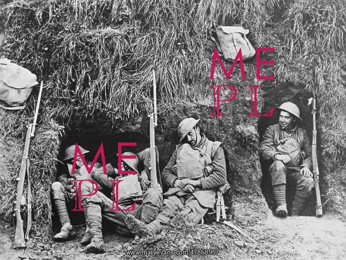 : Soldiers resting in trench 1918 : Soldiers resting in trench 1918