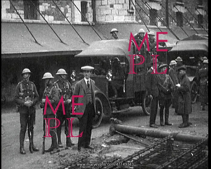 : Soldiers Standing Guard As the Body Of Thomas : Soldiers Standing Guard As the Body Of Thomas