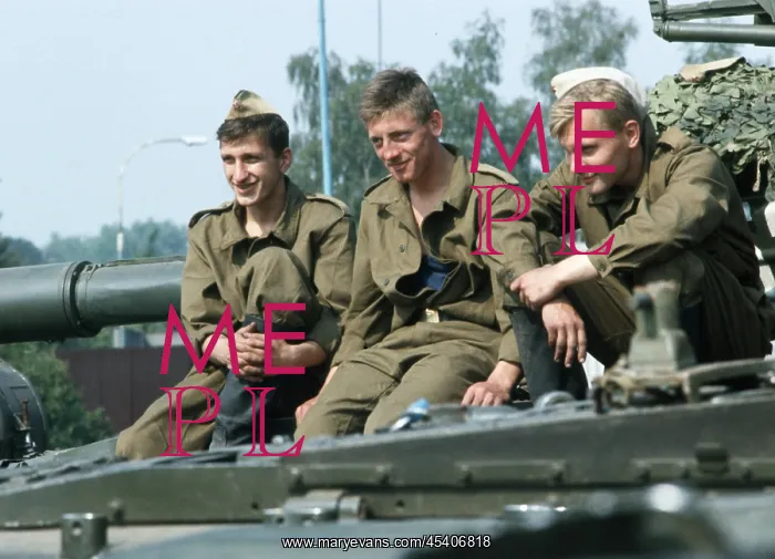 : Soldiers - tank - Milovice : Soldiers - tank - Milovice