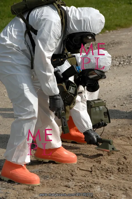 : US soldiers test radiation levels during ? : US soldiers test radiation levels during ?