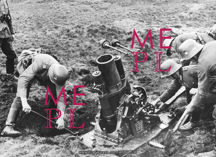 : Soldiers with mine thrower, 1935 : Soldiers with mine thrower, 1935