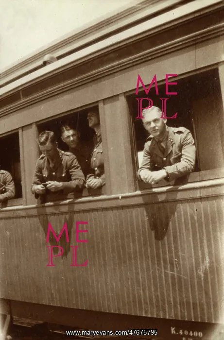 : Soldiers on a train, leaving for the Western Front, WW1 : Soldiers on a train, leaving for the Western Front, WW1