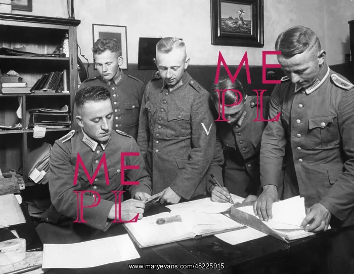 : Soldiers get their wages, 1932 : Soldiers get their wages, 1932